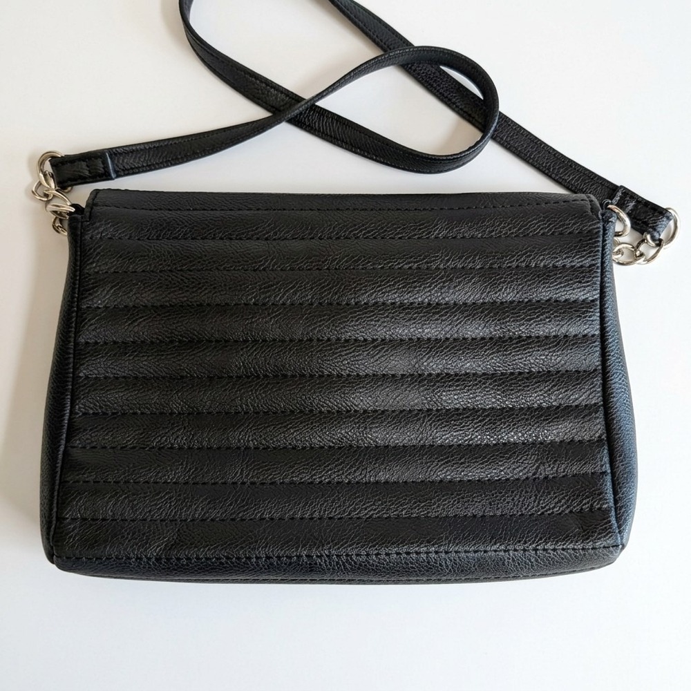 Nine West Small Black Shoulder Bag / Clutch, Faux Leather, Front Flap, 8.5" x 6" - Picture 5 of 9